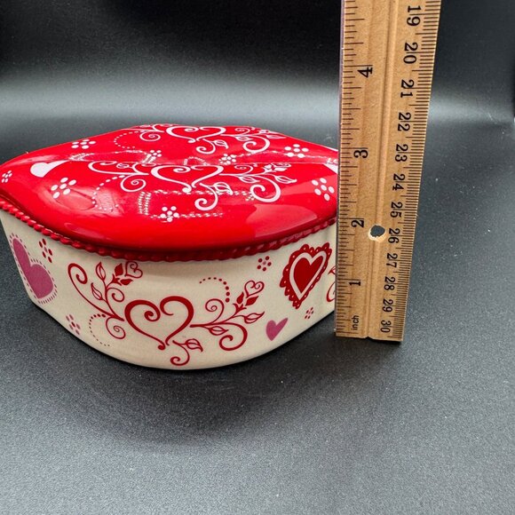 New Temptations Figural LIPS Trinket Box White red hearts - Picture 8 of 12